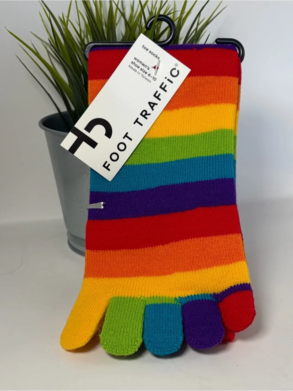 Foot‎ Traffic Women’s Rainbow Stripe Toe Socks Multicolor Size 4-10 Pride LGBTQ+
